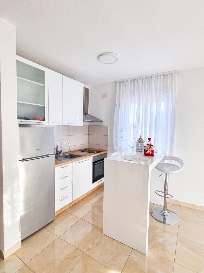 Apartment Ane 2 Tisno Exterior foto
